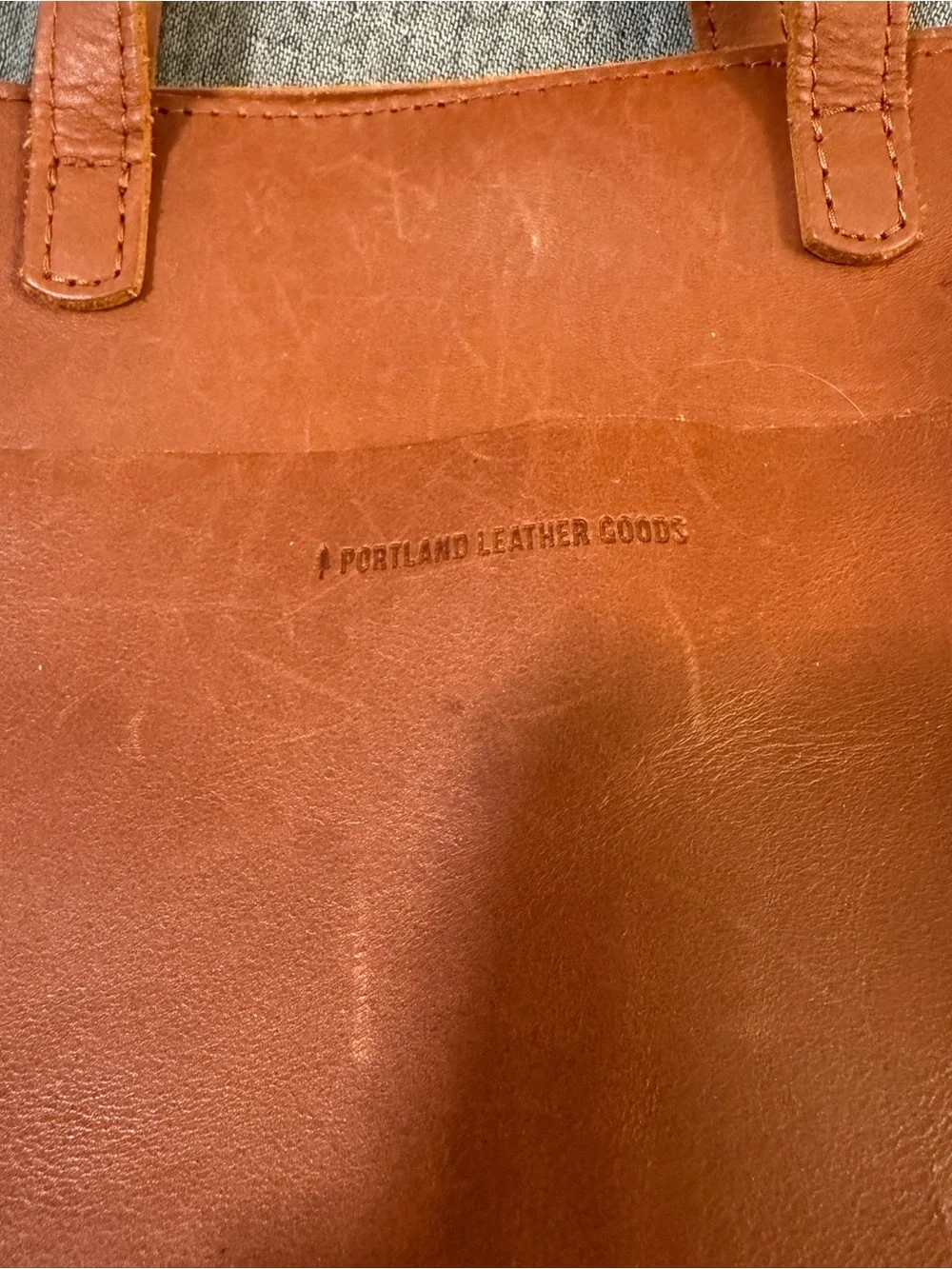 Portland Leather Medium Crossbody Tote with zipper - light brown